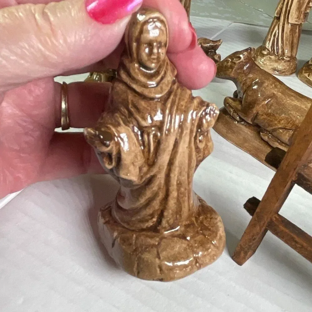 VTG 1973 Byron Mold Nativity Scene 12 pieces. Hand painted .